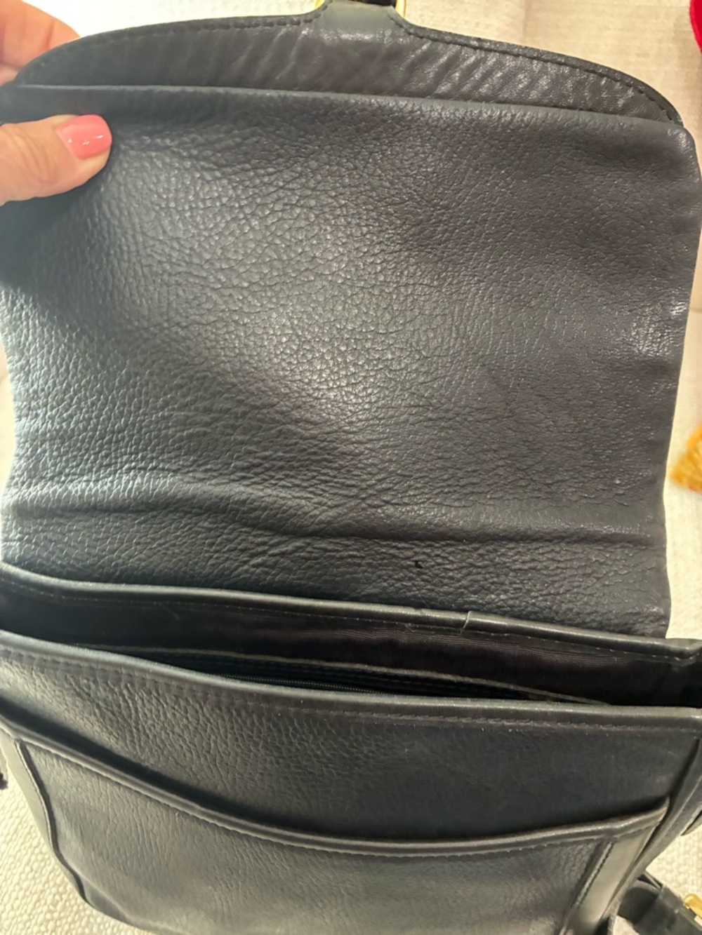Vintage Bally EUC Crossbody
Purse Black Pebbled Leather
Brass Hardware - Picture 10 of 16